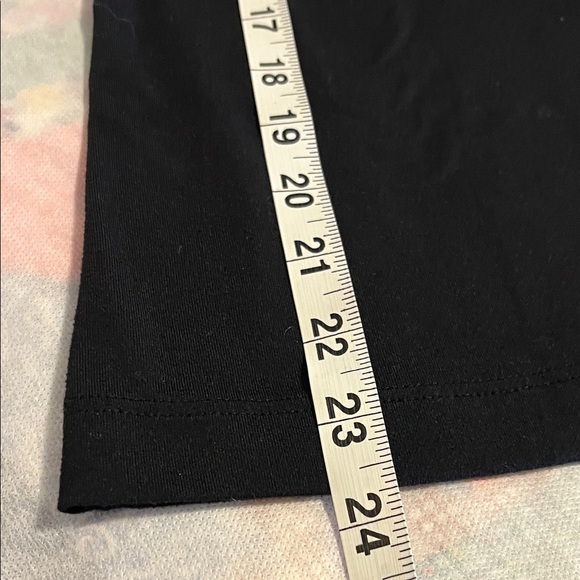 Classic Black Long Sleeve layering T-shirt size medium - Picture 4 of 6